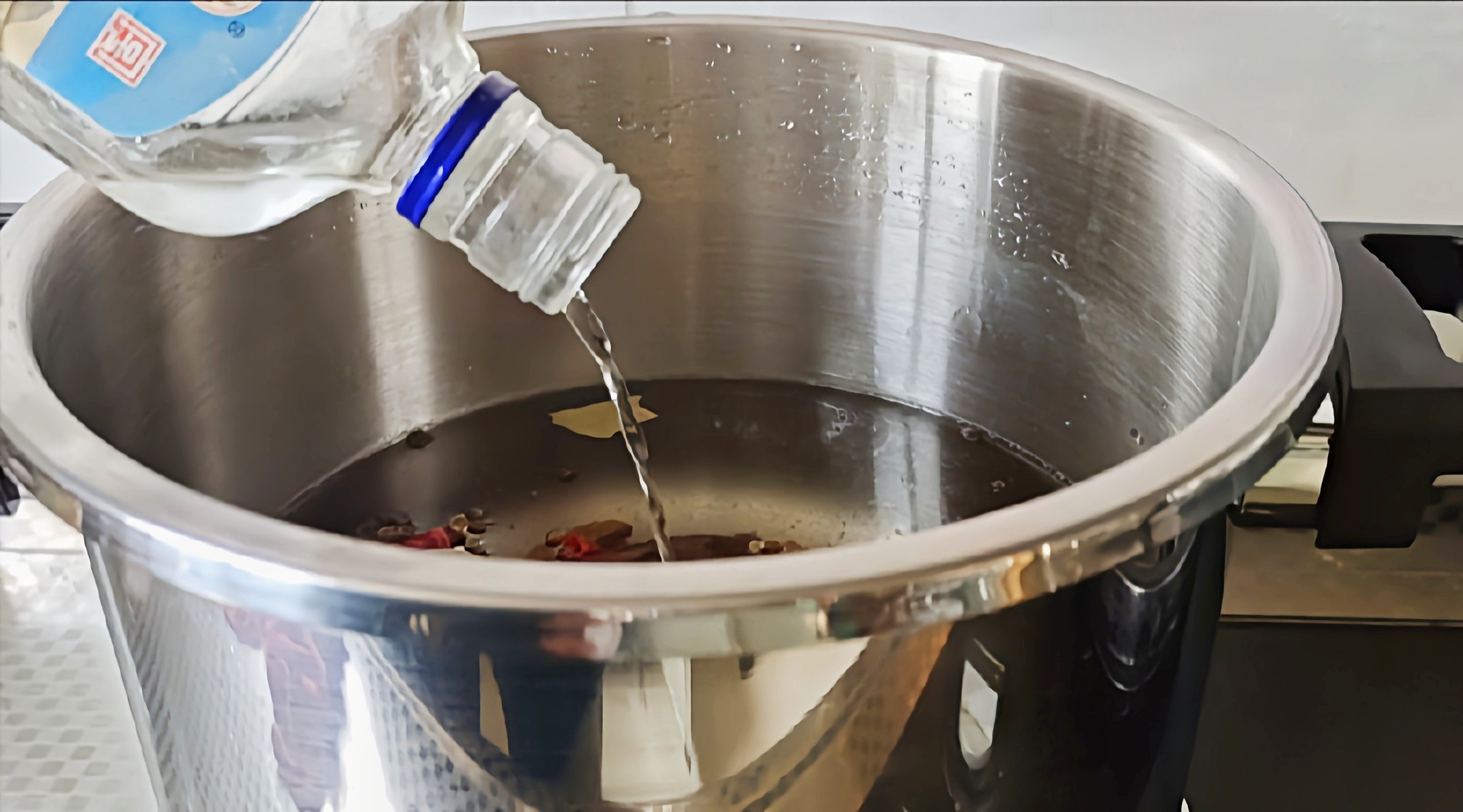 #冬至大如年#冬至進補多吃牛肉，懶人做法…鹵牛肉的做法-五香味鹵菜譜