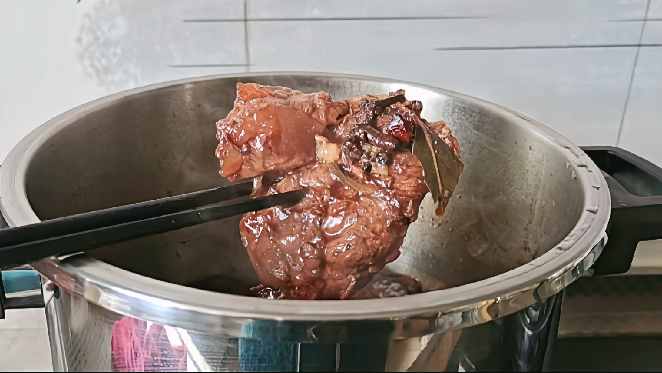 #冬至大如年#冬至進補多吃牛肉，懶人做法…鹵牛肉的做法-五香味鹵菜譜