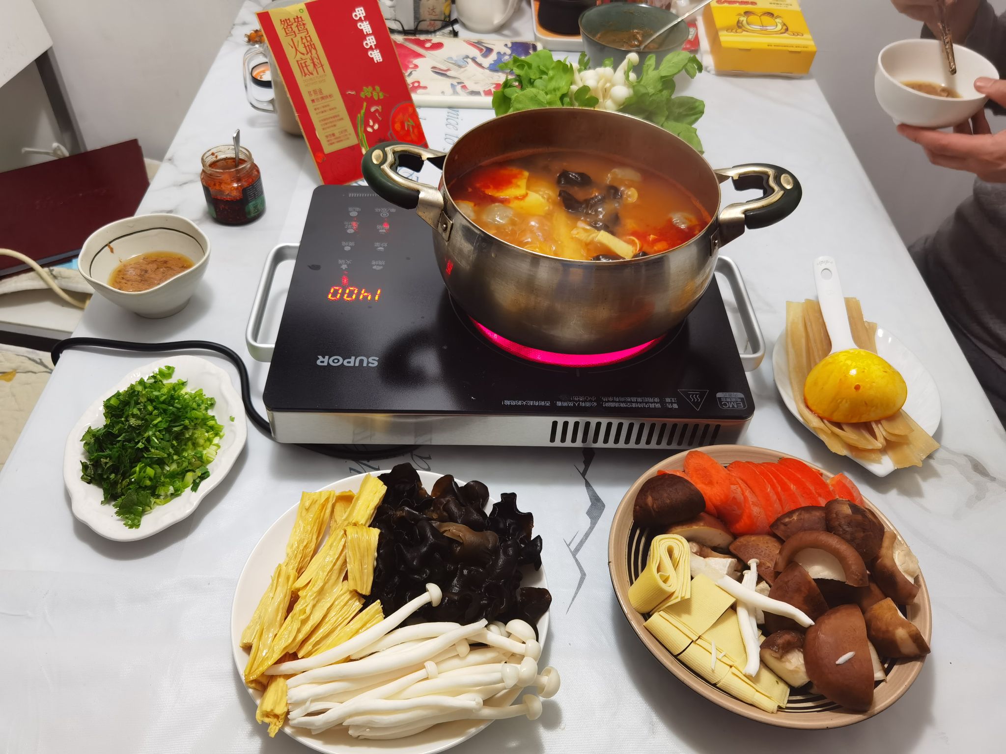 番茄牛腩涮涮鍋,冬天吃再適合不過了的做法-茄汁味煮菜譜-易網健康養生網 番茄牛腩涮涮鍋,冬天吃再適合不過了的做法-茄汁味煮菜譜