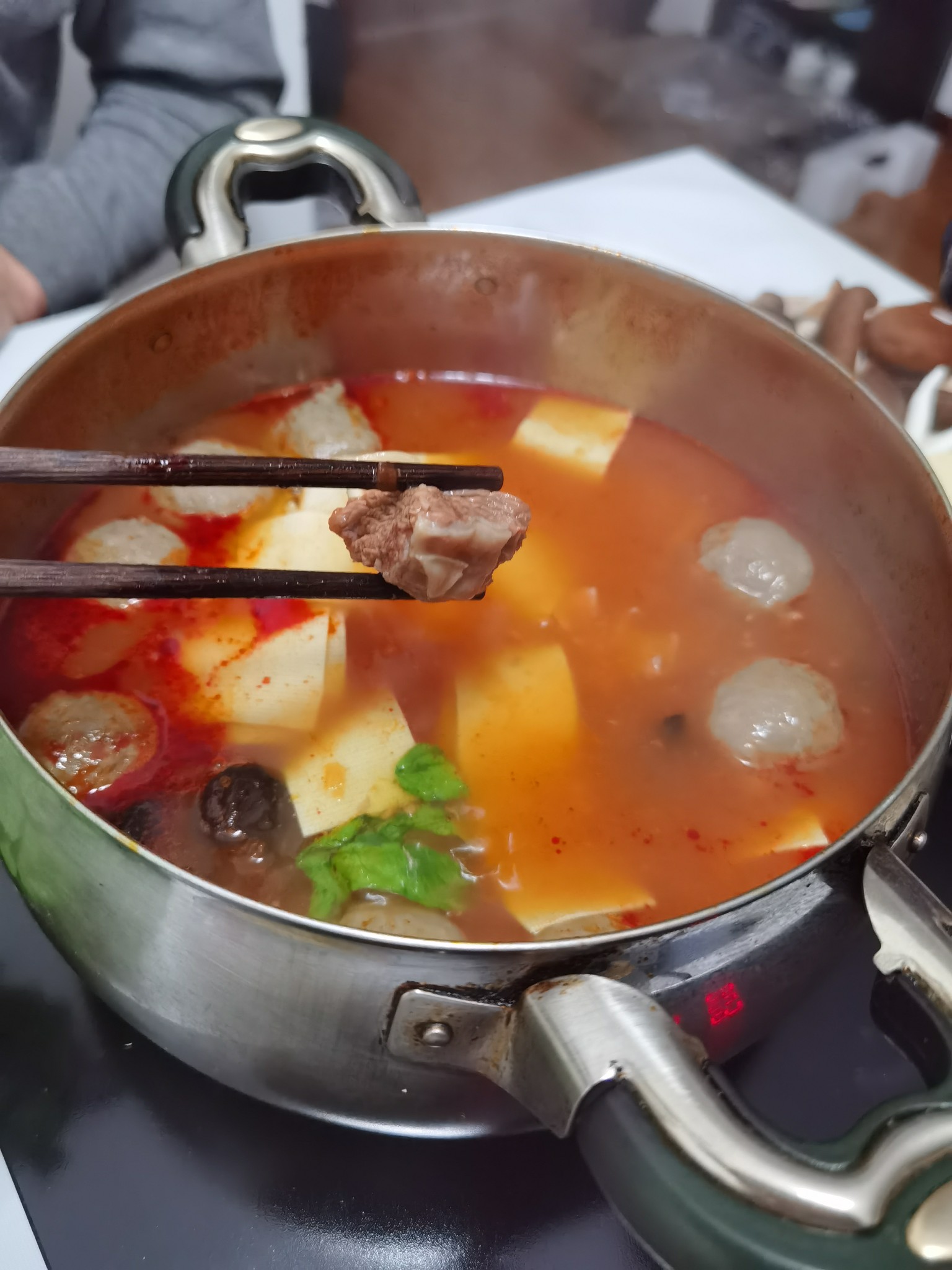 番茄牛腩涮涮鍋,冬天吃再適合不過了的做法-茄汁味煮菜譜-易網健康養生網 番茄牛腩涮涮鍋,冬天吃再適合不過了的做法-茄汁味煮菜譜