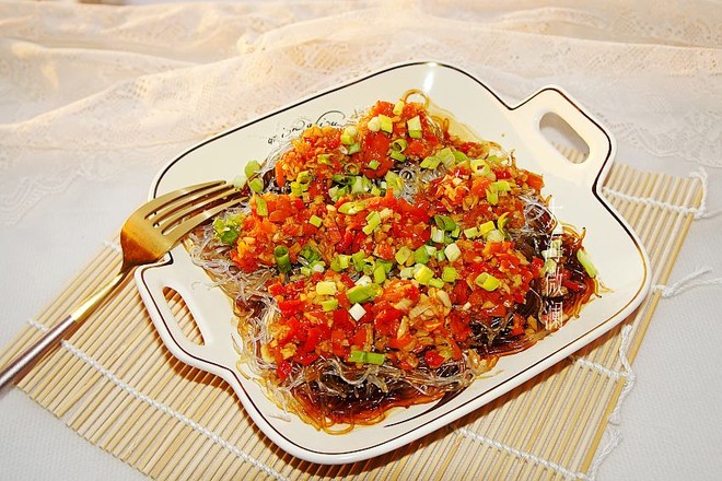 蒜蓉粉絲香菇的做法-蒜香味蒸菜譜-易網健康養生網 蒜蓉粉絲香菇的做法-蒜香味蒸菜譜