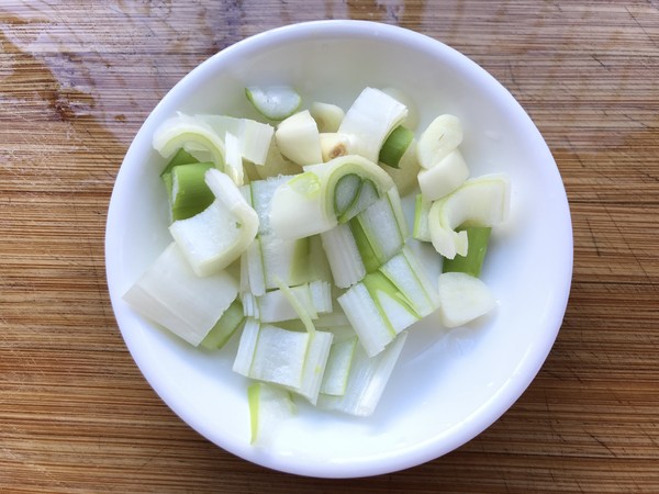 脆爽清口，營養(yǎng)下飯的青椒木耳炒雞蛋的做法-家常味炒菜譜