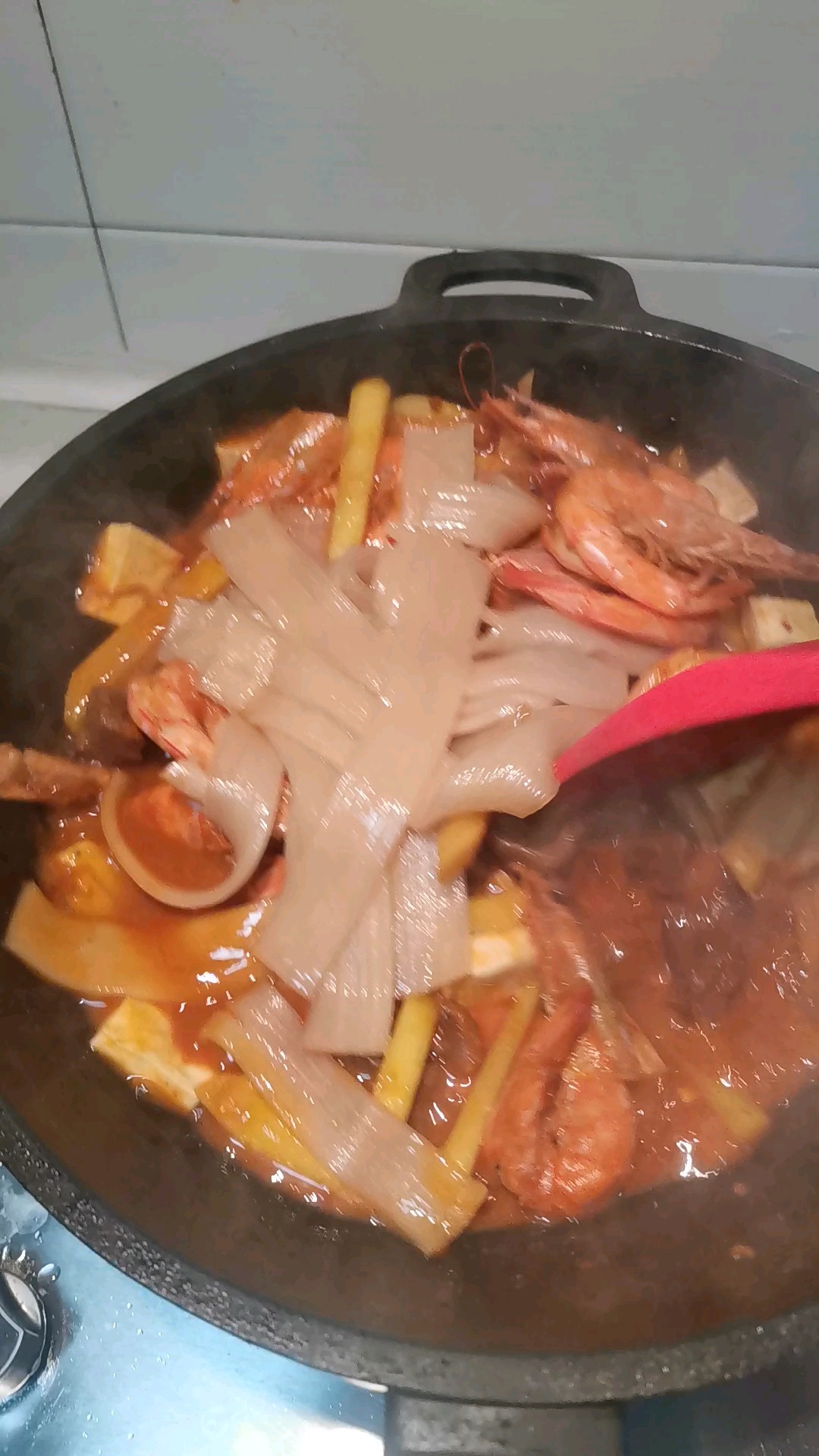 大蝦土豆煲的做法-香辣味燒菜譜