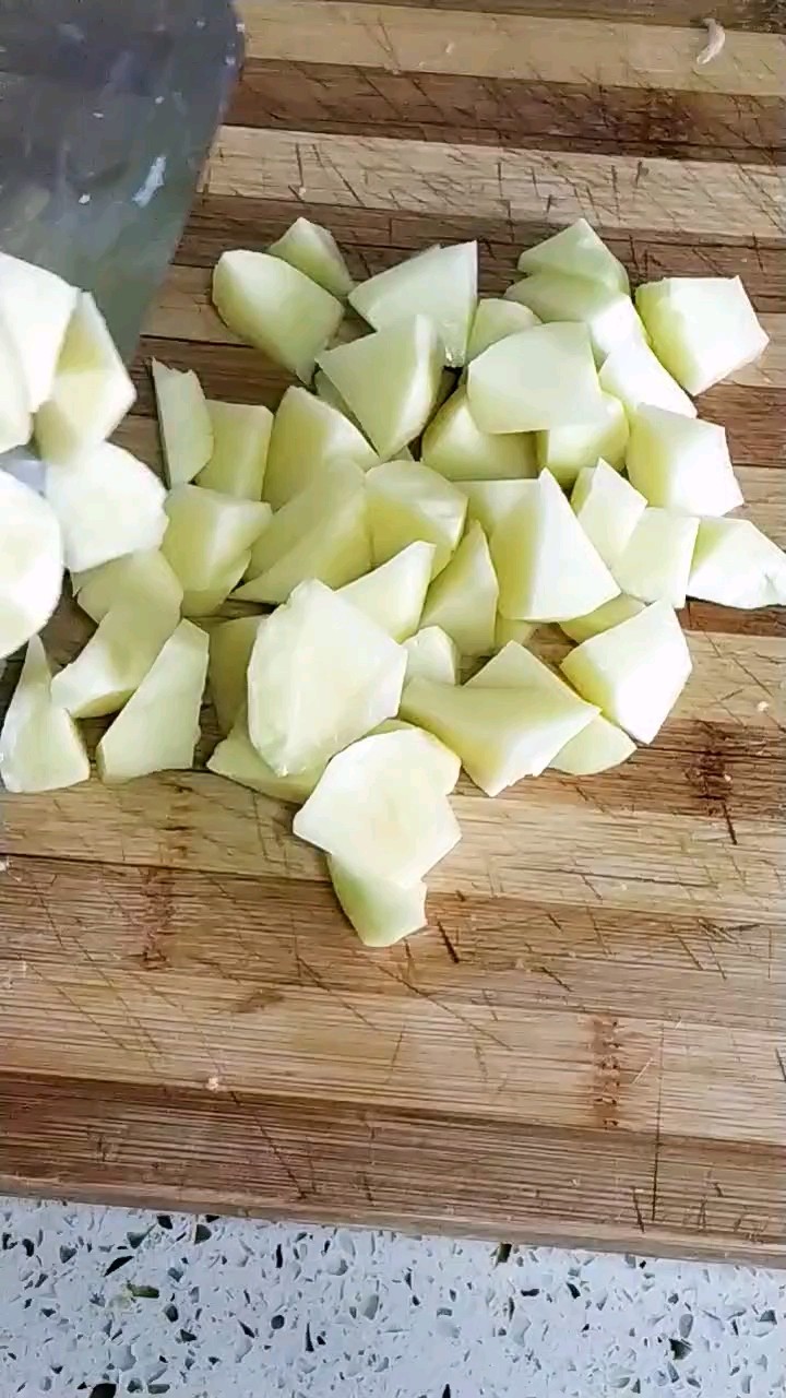 冬季，這菜燉1鍋，熱乎養(yǎng)分足好味道的做法-咖喱味燉菜譜