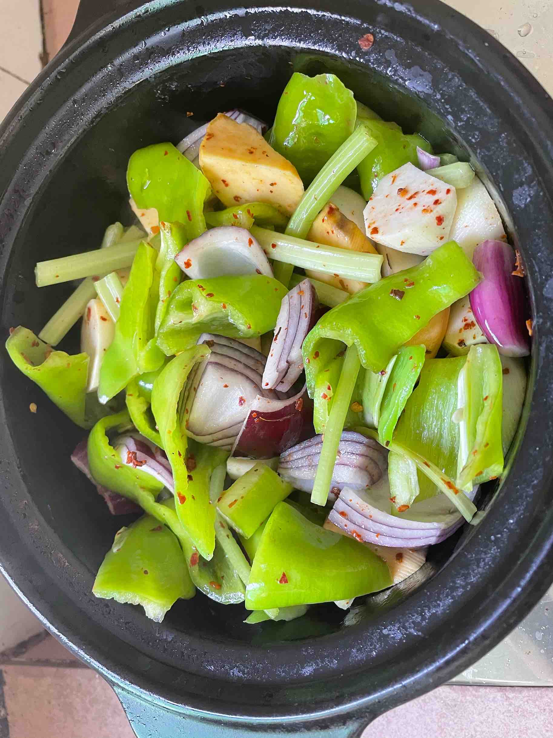 三汁燜鍋的做法-醬香味燜菜譜