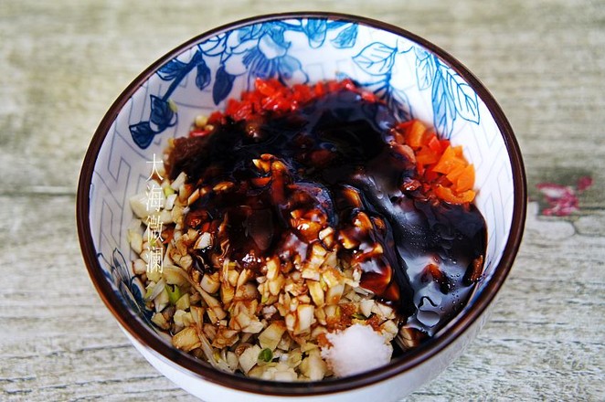 蒜蓉粉絲香菇的做法-蒜香味蒸菜譜-易網健康養生網 蒜蓉粉絲香菇的做法-蒜香味蒸菜譜