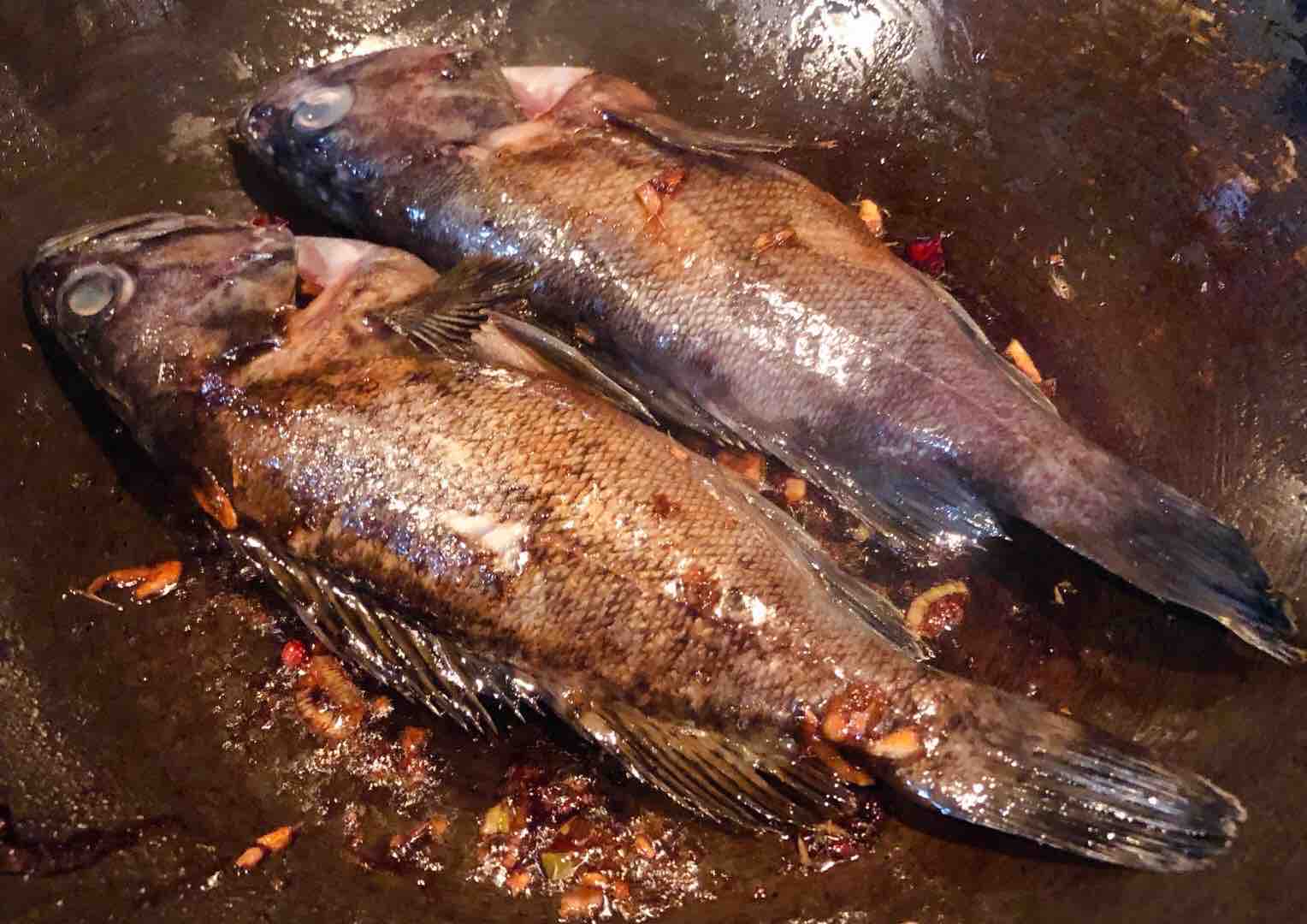 鵪鶉蛋豆腐燉黑魚的做法-咸鮮味燉菜譜-易網(wǎng)健康養(yǎng)生網(wǎng) 鵪鶉蛋豆腐燉黑魚的做法-咸鮮味燉菜譜