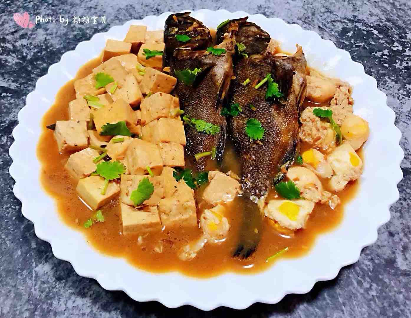 鵪鶉蛋豆腐燉黑魚的做法-咸鮮味燉菜譜-易網(wǎng)健康養(yǎng)生網(wǎng) 鵪鶉蛋豆腐燉黑魚的做法-咸鮮味燉菜譜