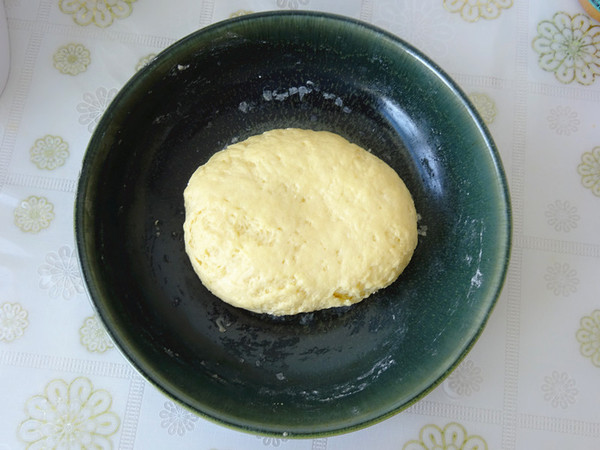 香甜營養(yǎng)又頂飽，老少皆宜的牛奶雞蛋餅的做法-奶香味烤菜譜