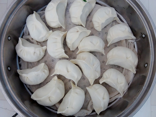 一口就讓食欲大開的香菇豬肉蒸餃的做法-咸鮮味蒸菜譜