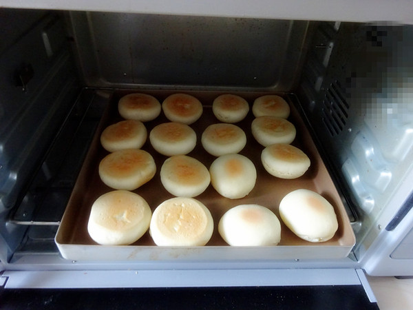 香甜營養(yǎng)又頂飽，老少皆宜的牛奶雞蛋餅的做法-奶香味烤菜譜