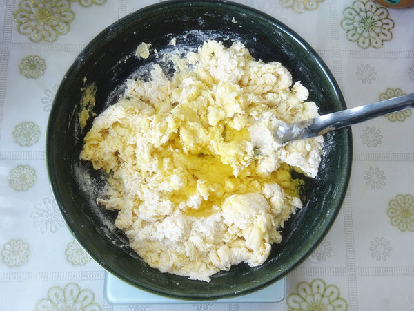 香甜營養(yǎng)又頂飽，老少皆宜的牛奶雞蛋餅的做法-奶香味烤菜譜