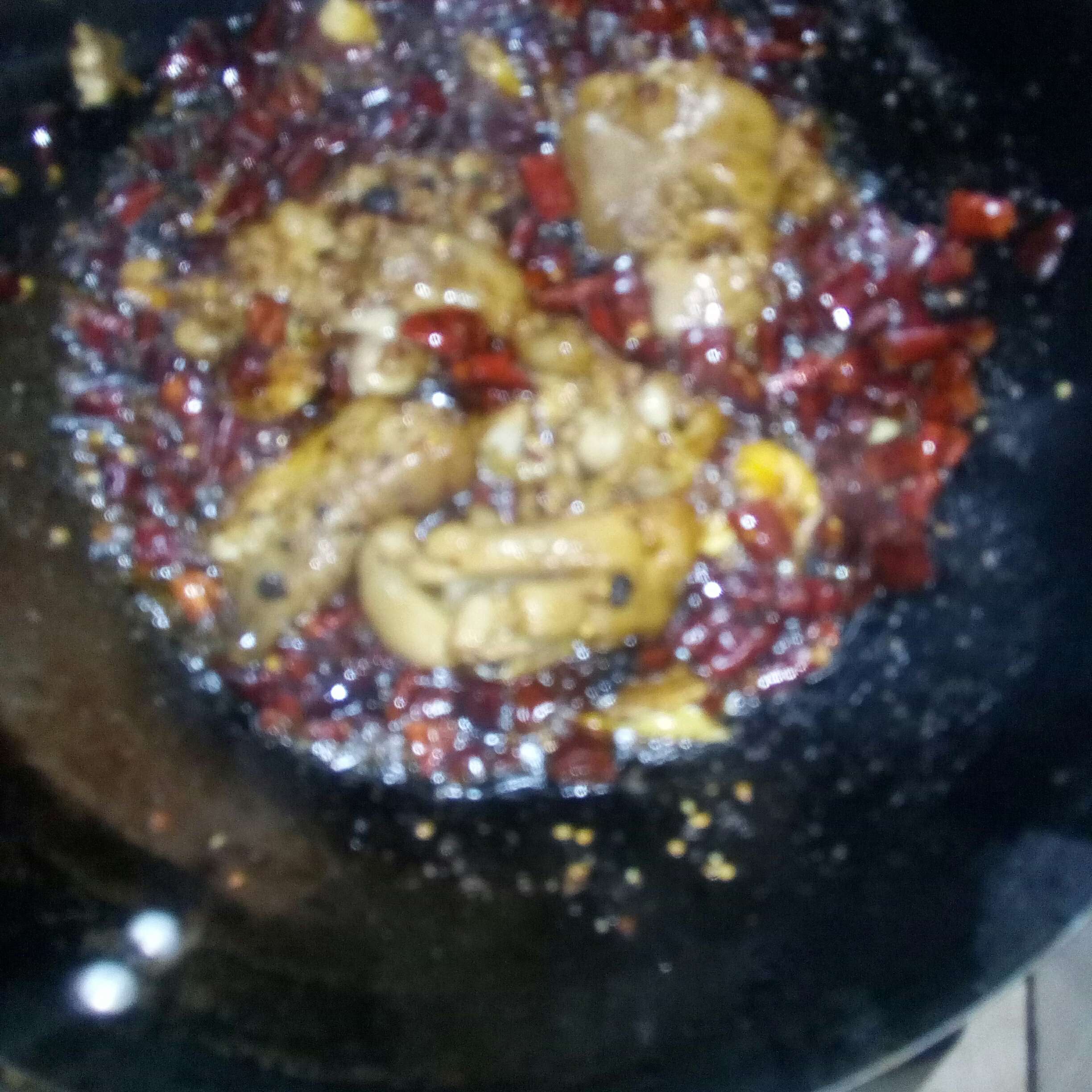 干鍋豬手的做法-香辣味煨菜譜