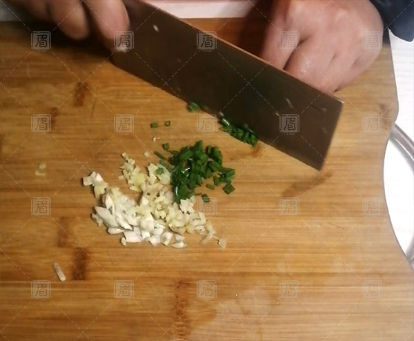 呷哺呷哺版干鍋麻辣藕片的做法-麻辣味干鍋菜譜