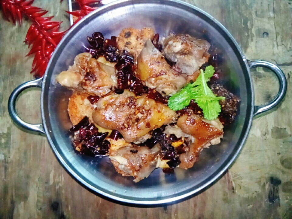 干鍋豬手的做法-香辣味煨菜譜