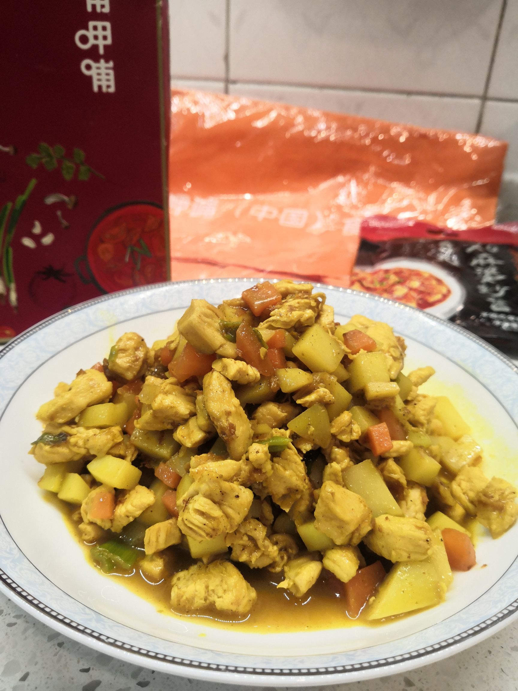 好吃的咖喱雞丁醬的做法-咖喱味煮菜譜