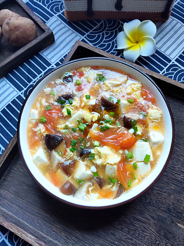 番茄香菇燴豆腐的做法-咸鮮味煮菜譜