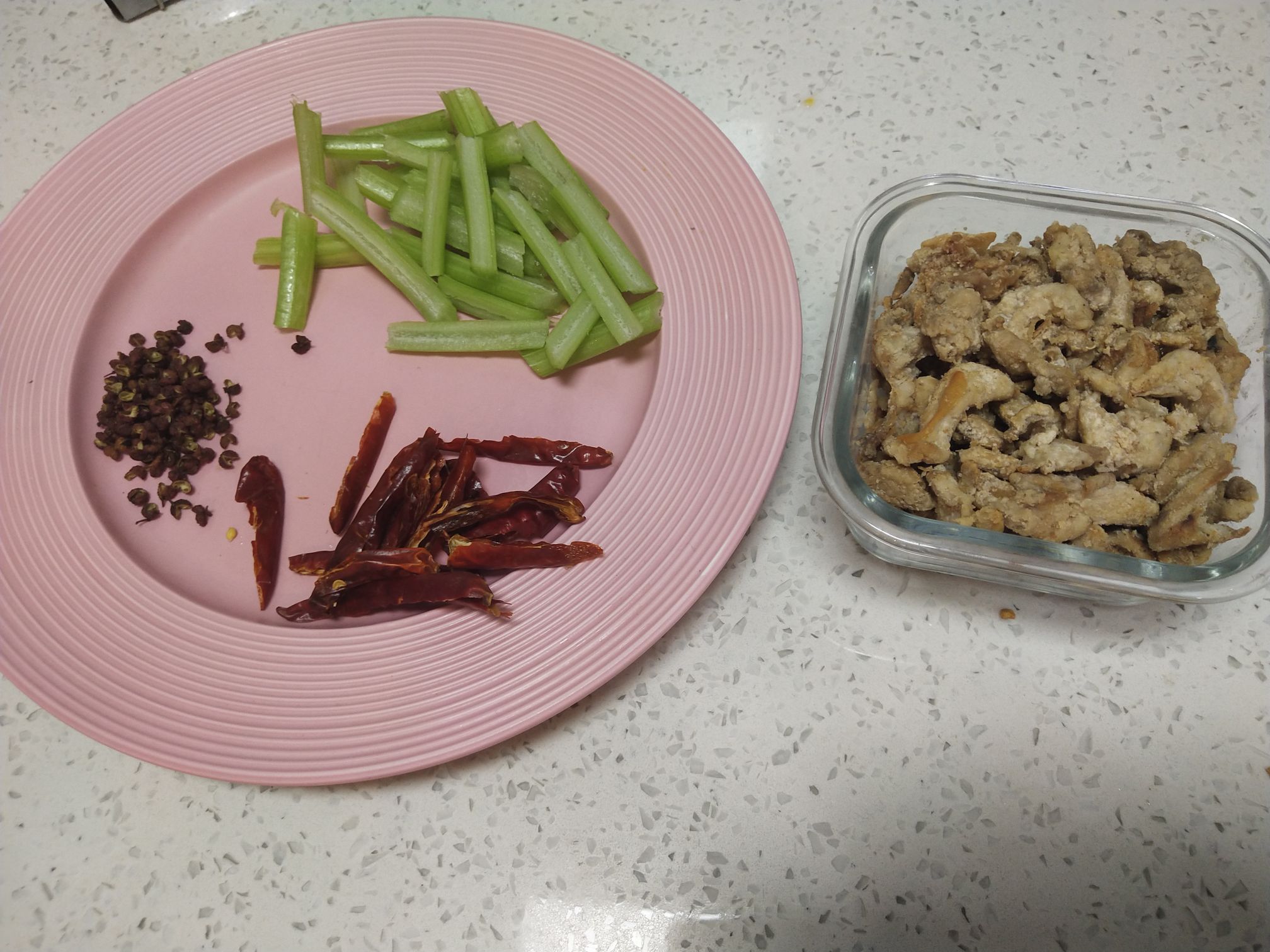 香辣油滋啦的做法-咸鮮味炒菜譜