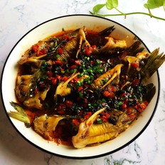 老干媽蒸黃骨魚的做法-香辣味蒸菜譜