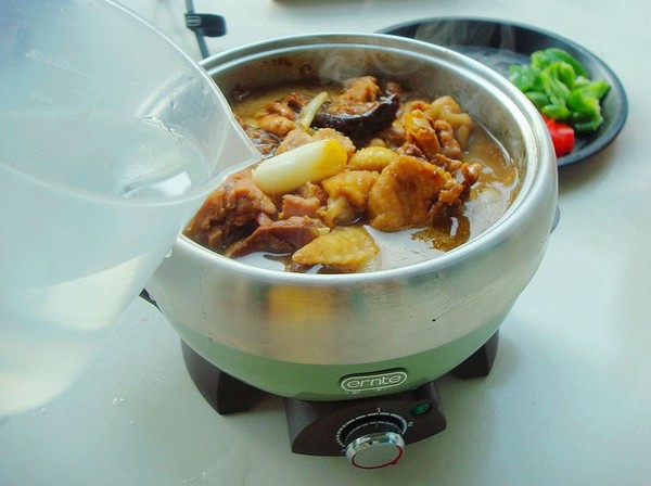 黃燜雞的做法-醬香味燒菜譜-易網健康養生網 黃燜雞的做法-醬香味燒菜譜