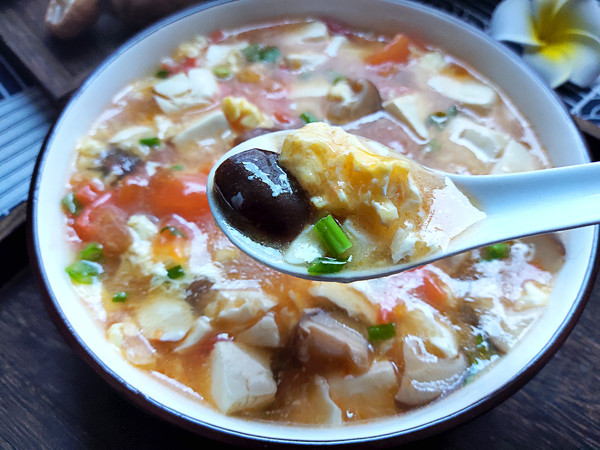 番茄香菇燴豆腐的做法-咸鮮味煮菜譜