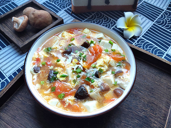 番茄香菇燴豆腐的做法-咸鮮味煮菜譜