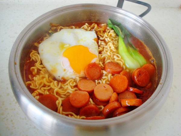 茄汁煎蛋泡面的做法-茄汁味煮菜譜