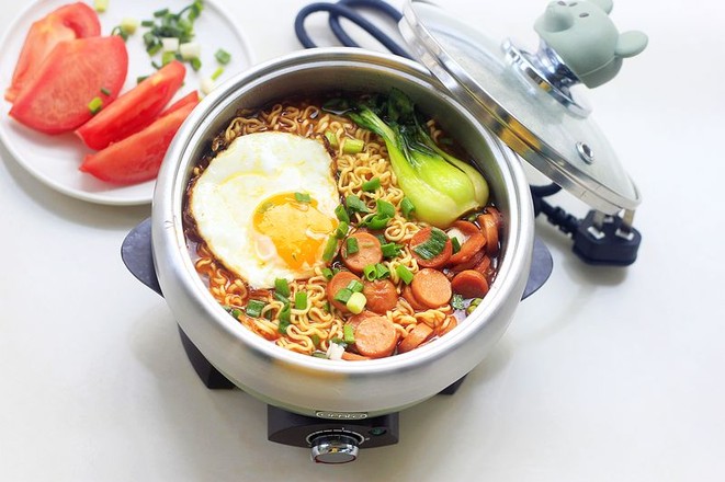 茄汁煎蛋泡面的做法-茄汁味煮菜譜