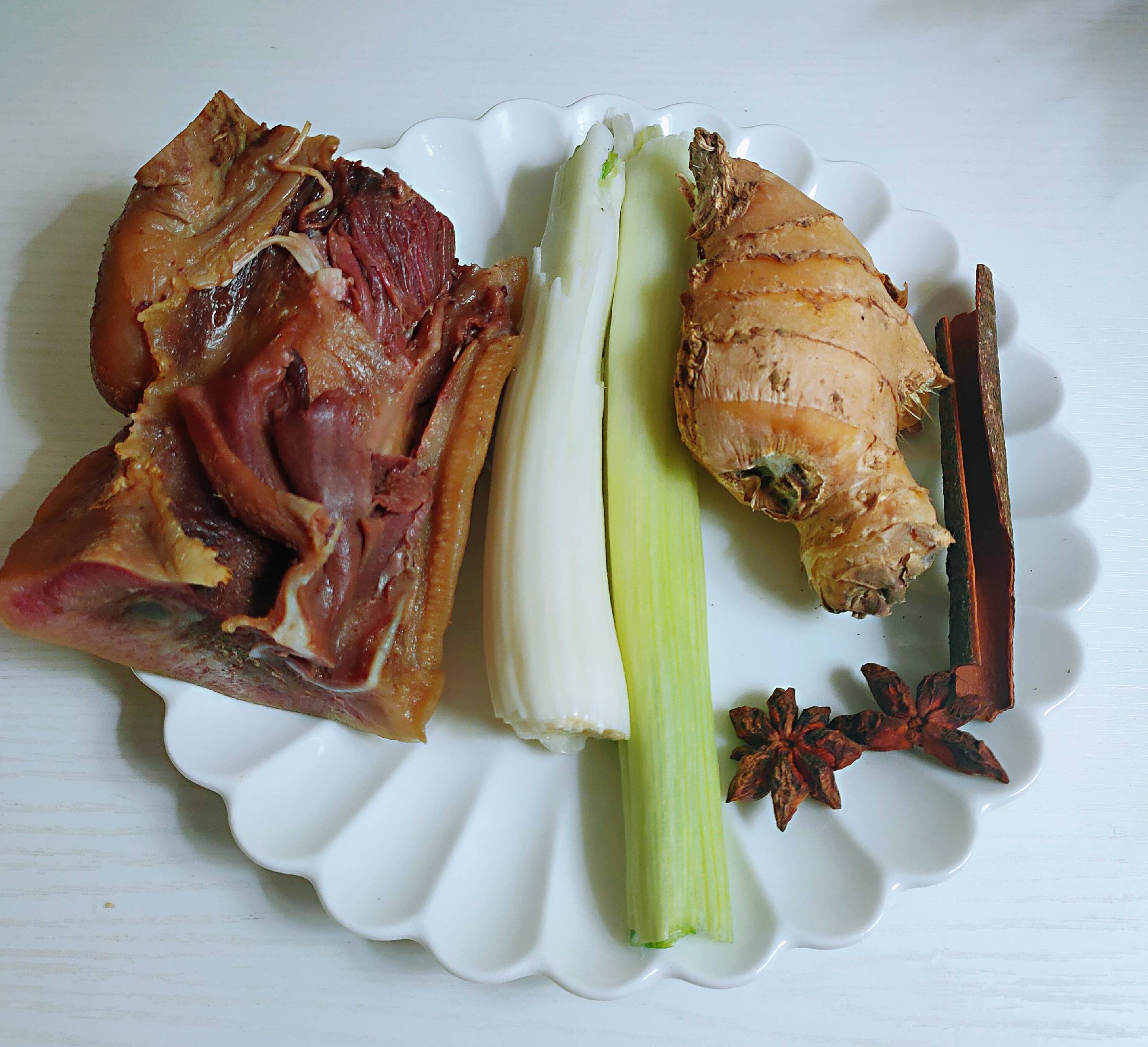 美容又好吃的豬皮凍的做法-咸鮮味燉菜譜