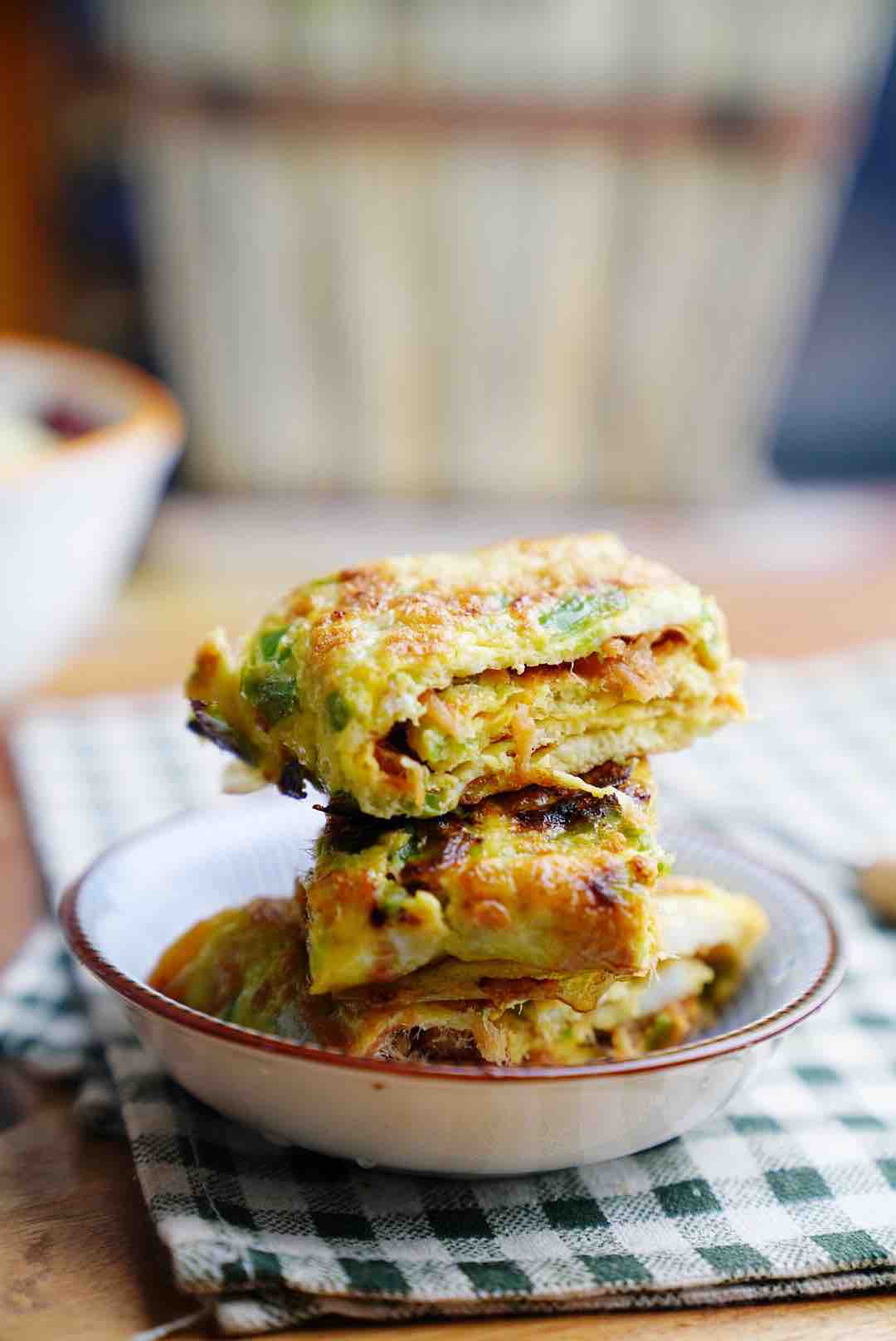 肉松菜椒蛋餅，簡單易做孩子喜歡的做法-家常味煎菜譜