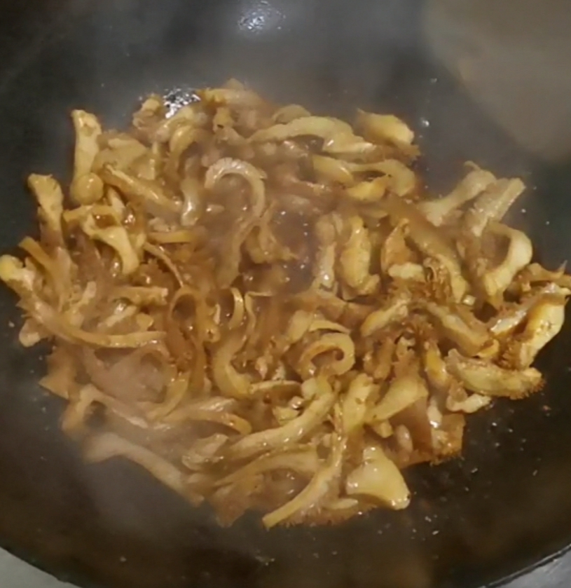 拌炒牛肚的做法-家常味炒菜譜