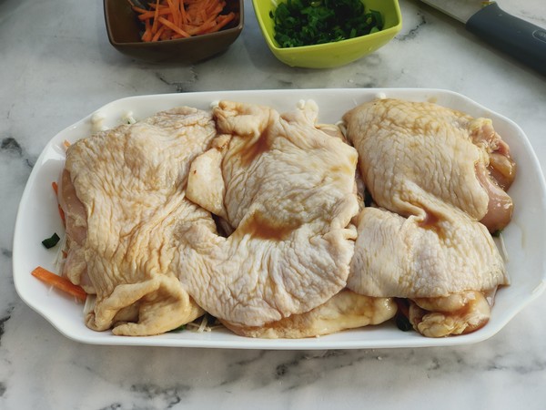 無油金針菇蒸雞腿，鮮嫩多汁巨好吃的做法-家常味蒸菜譜