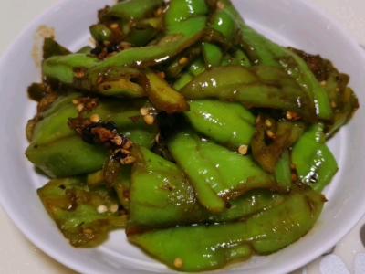 爆青椒的做法-家常味炒菜譜