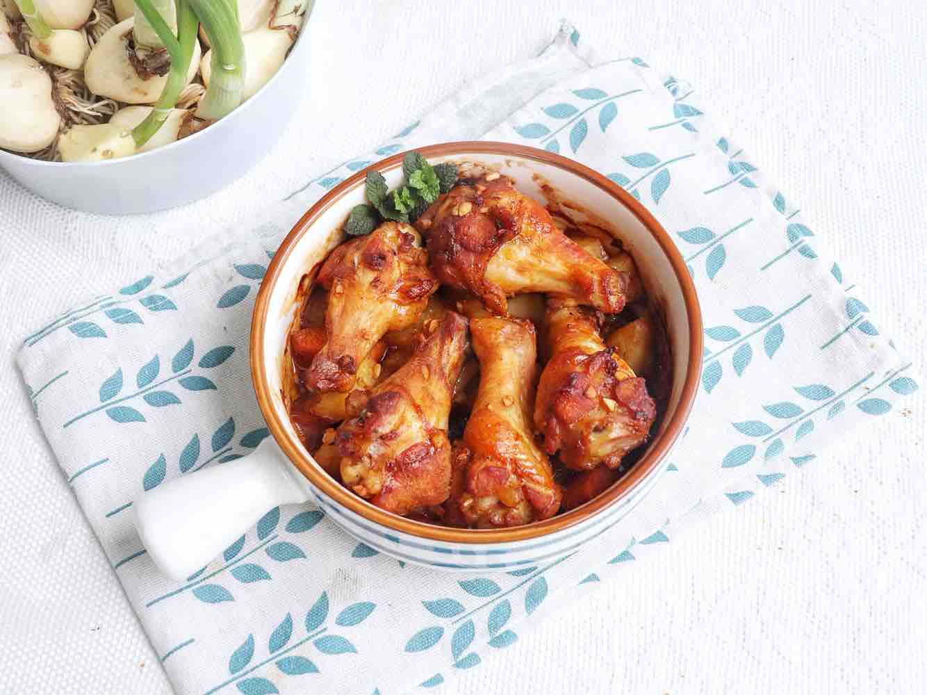 雜蔬烤雞腿的做法-家常味烘焙菜譜-易網(wǎng)健康養(yǎng)生網(wǎng) 雜蔬烤雞腿的做法-家常味烘焙菜譜