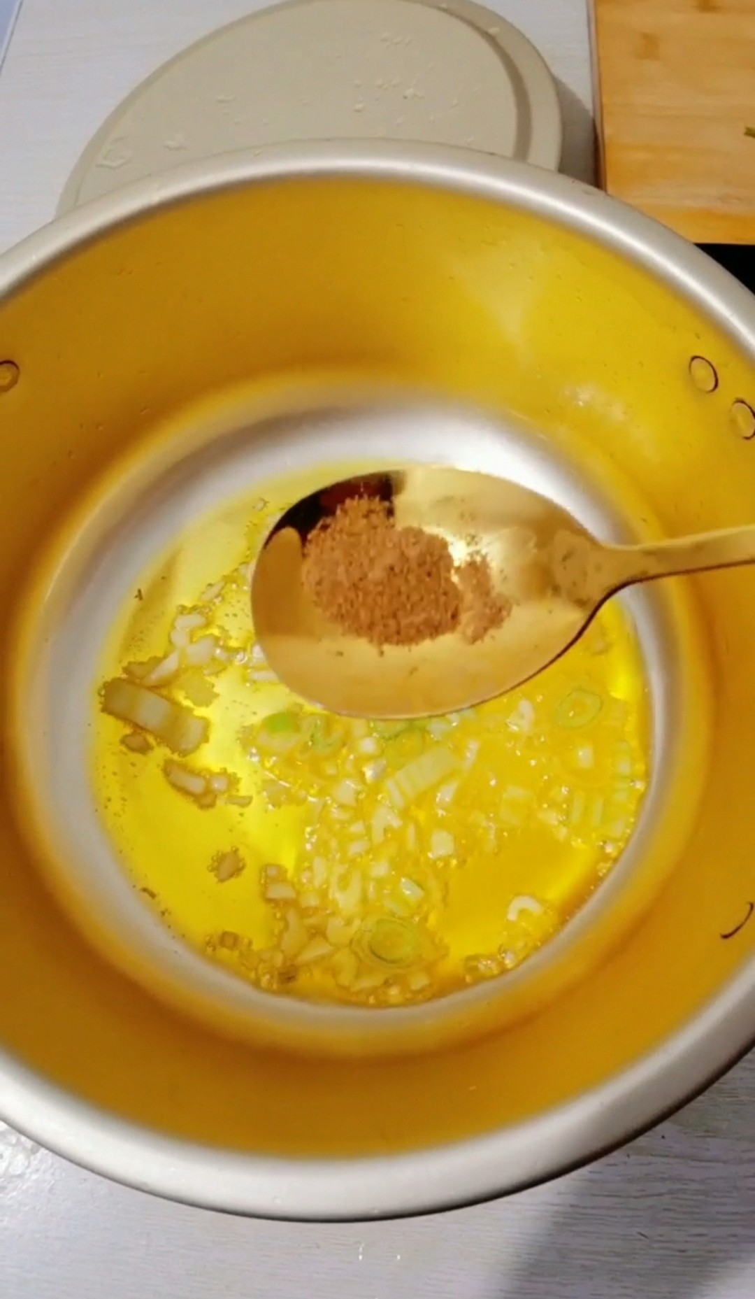 干豆腐炒韭菜的做法-咸鮮味炒菜譜-易網健康養生網 干豆腐炒韭菜的做法-咸鮮味炒菜譜