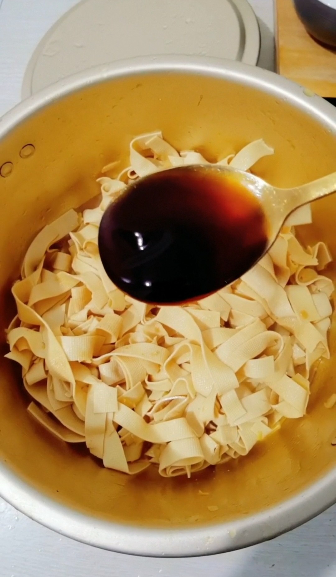 干豆腐炒韭菜的做法-咸鮮味炒菜譜-易網健康養生網 干豆腐炒韭菜的做法-咸鮮味炒菜譜