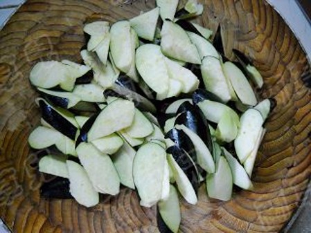 烤鴨燒茄子的做法-家常味燒菜譜