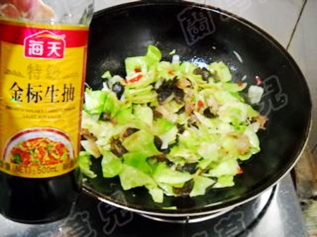 干鍋手撕包菜的做法-家常味干鍋菜譜-易網(wǎng)健康養(yǎng)生網(wǎng) 干鍋手撕包菜的做法-家常味干鍋菜譜