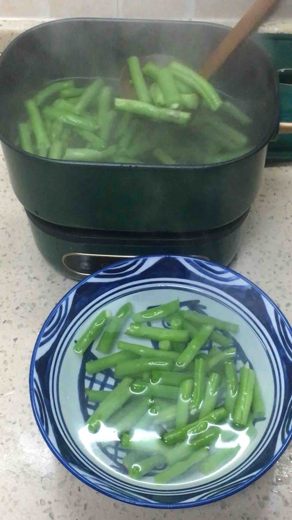 麻辣肉沫炒龍豆的做法-家常味炒菜譜