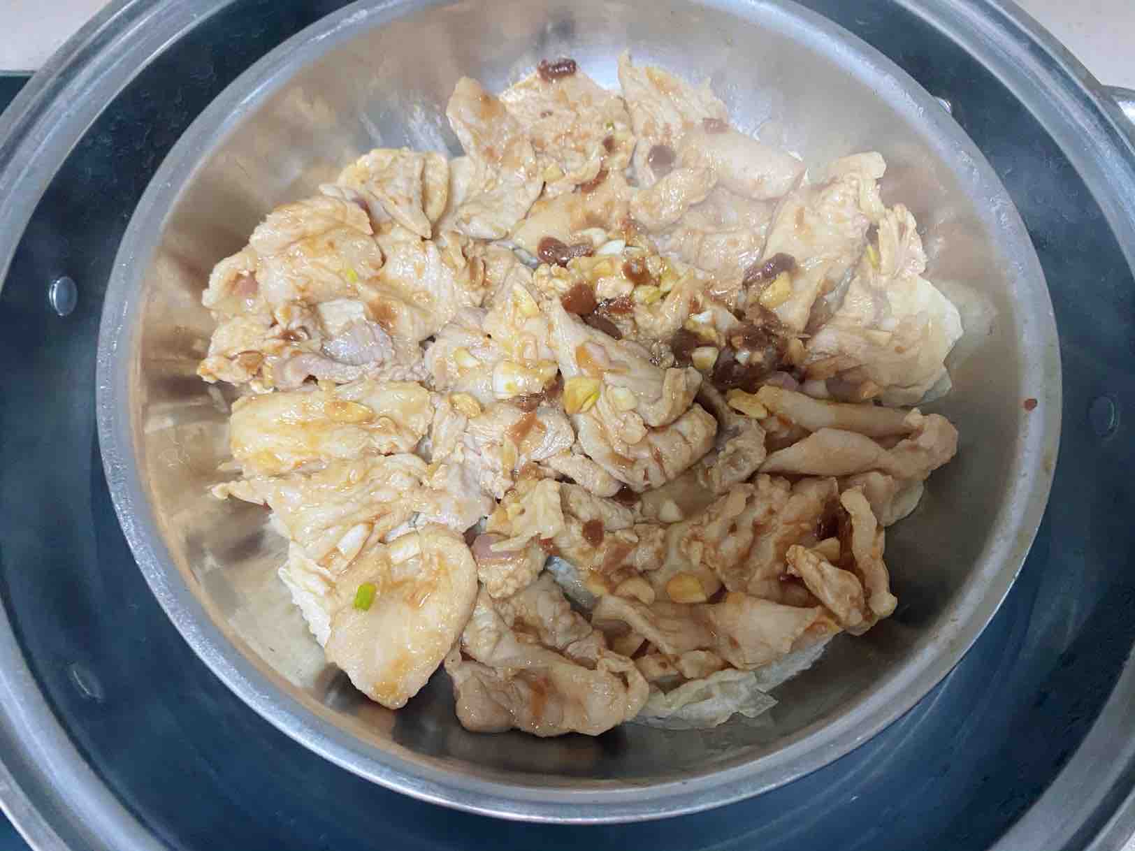 腐皮黃豆醬蒸豬板筋的做法-家常味蒸菜譜