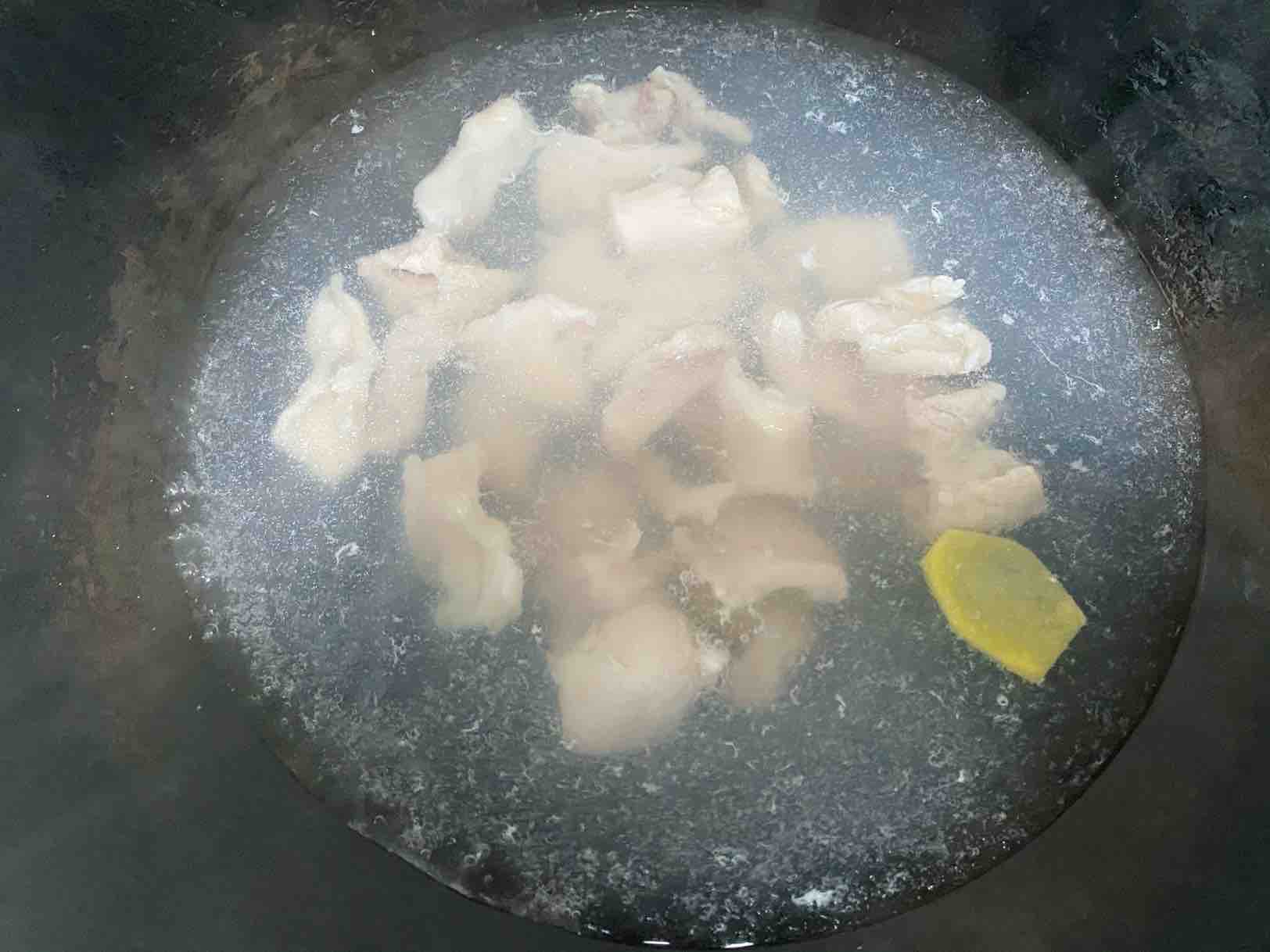 腐皮黃豆醬蒸豬板筋的做法-家常味蒸菜譜