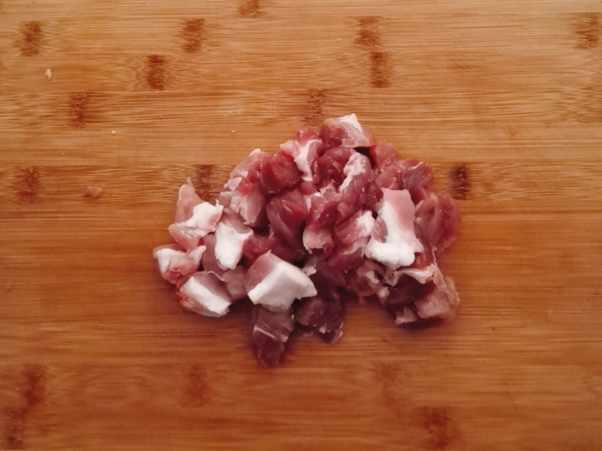 酸甜可口的菠蘿咕咾肉，全家都愛吃的做法-酸甜味炒菜譜