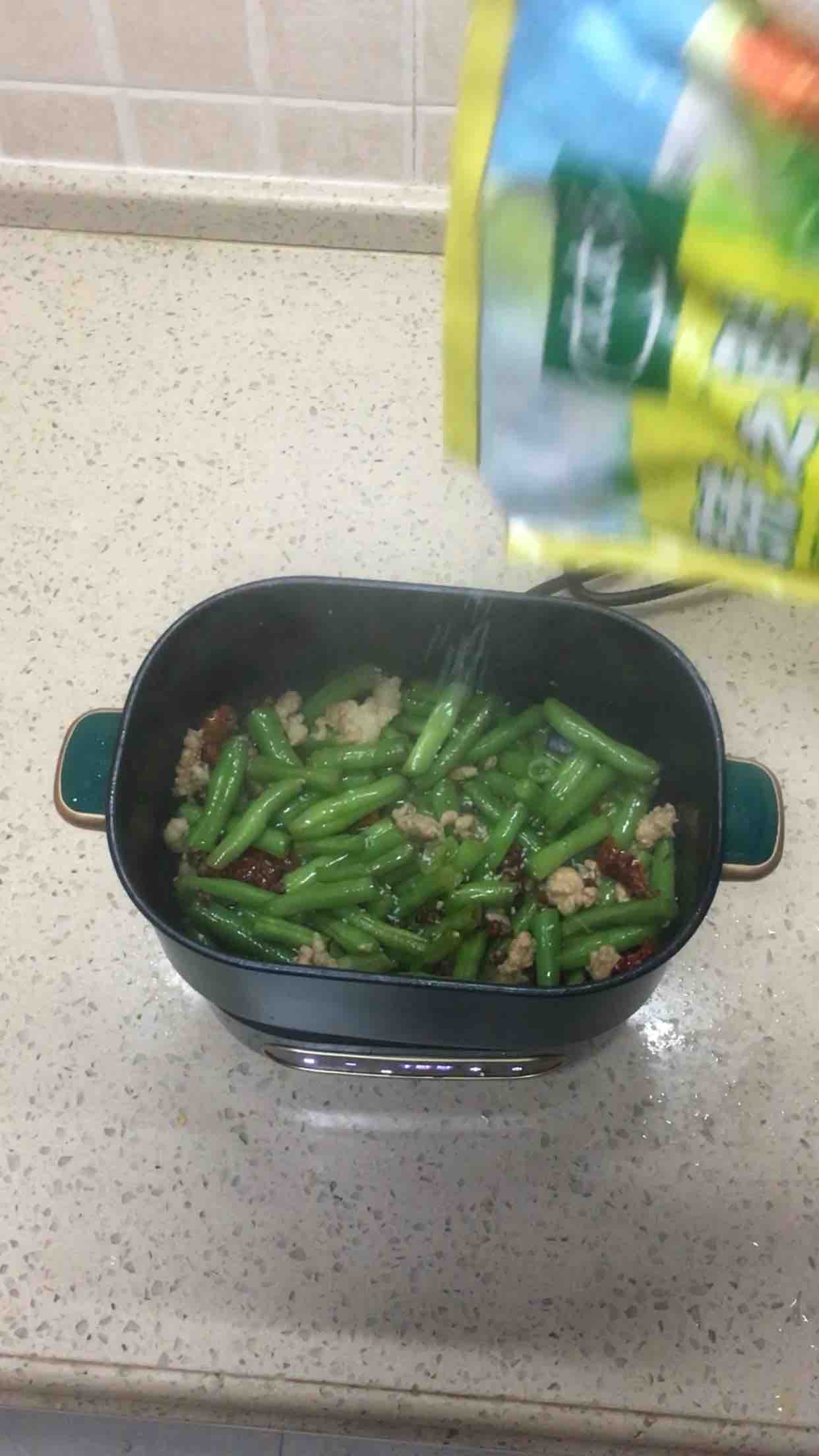 麻辣肉沫炒龍豆的做法-家常味炒菜譜