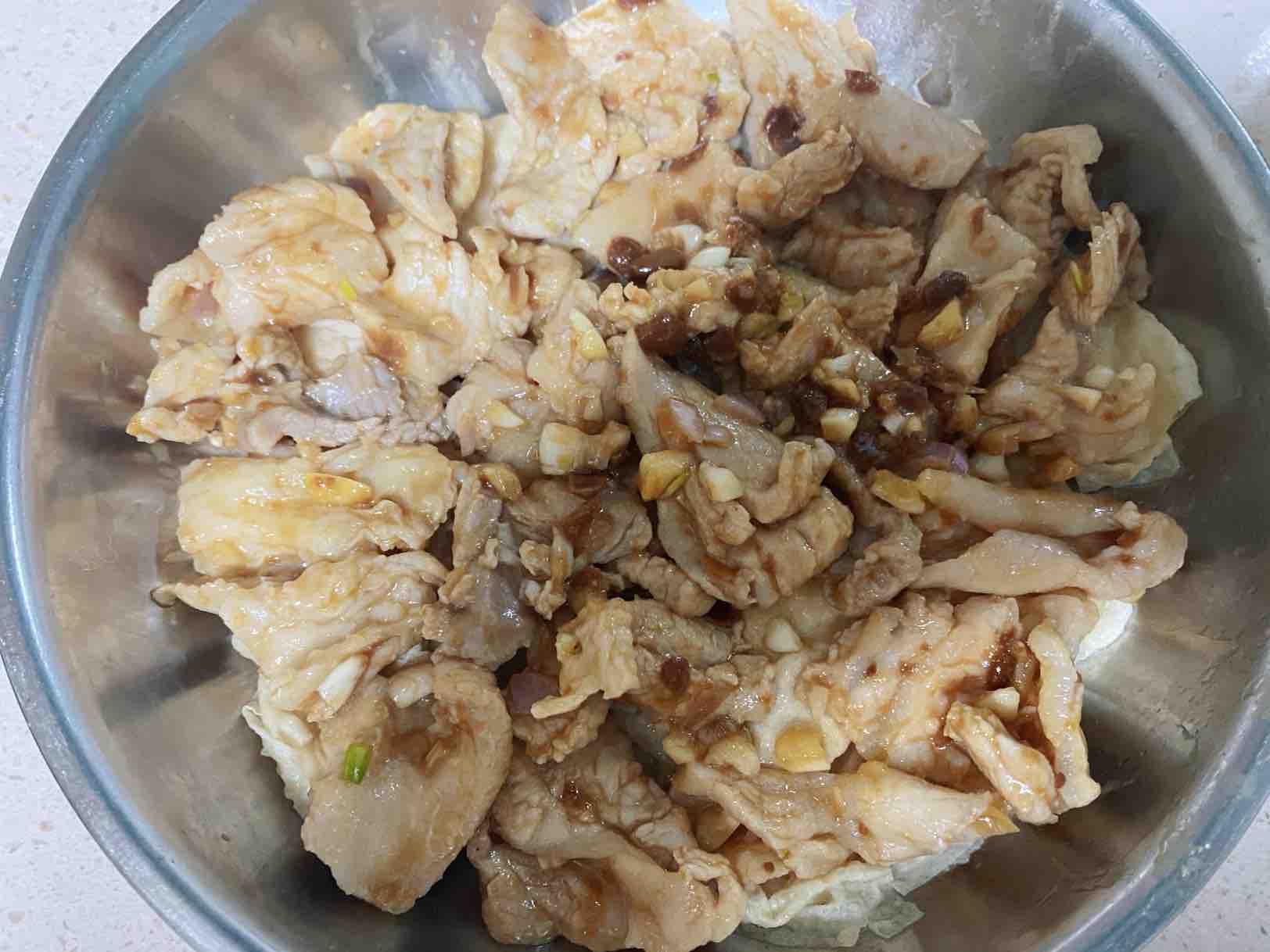 腐皮黃豆醬蒸豬板筋的做法-家常味蒸菜譜