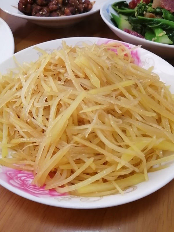 簡簡單單也不失美味~~醋溜土豆絲的做法-家常味炒菜譜