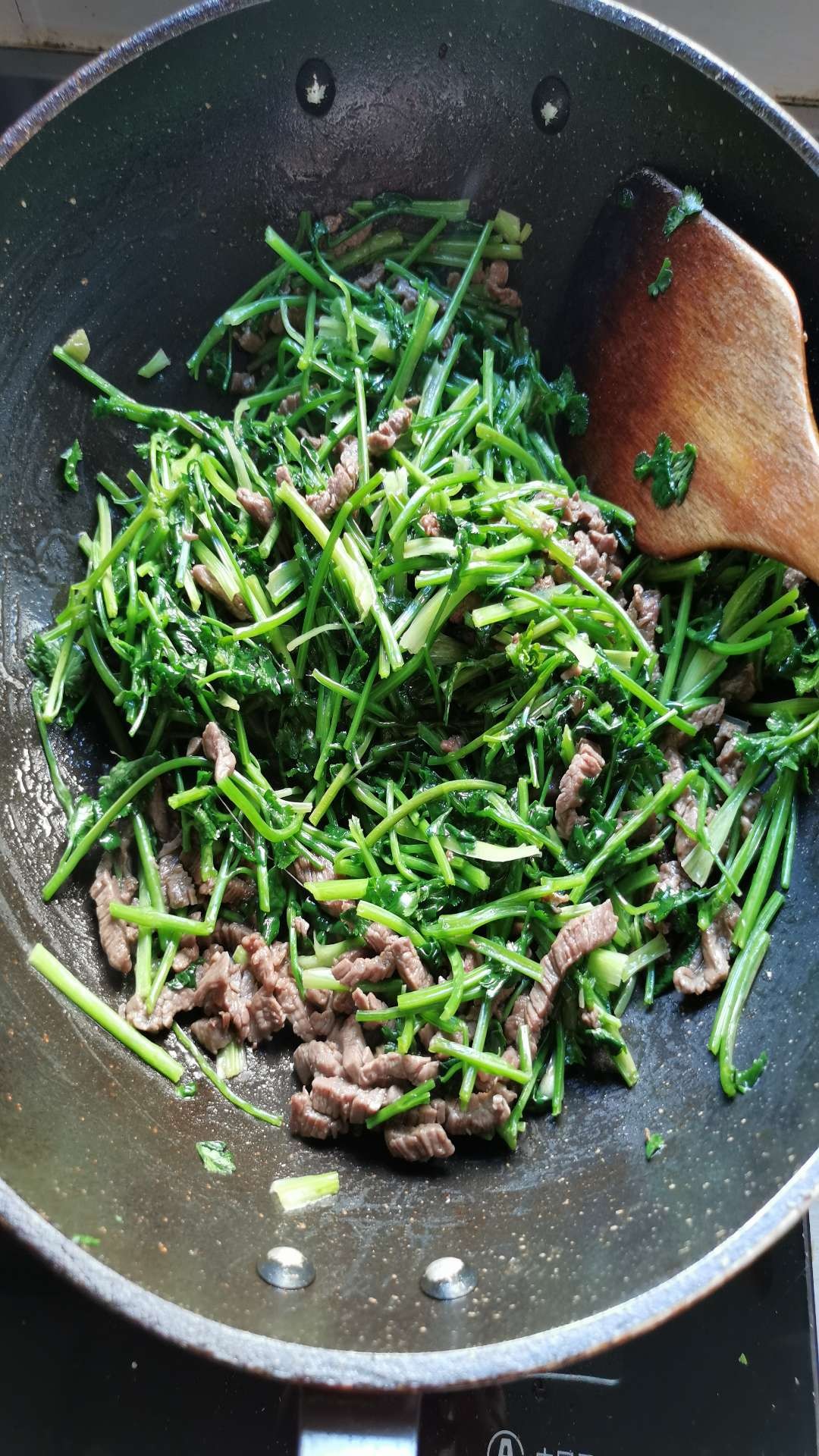 香菜炒牛肉的做法-家常味炒菜譜