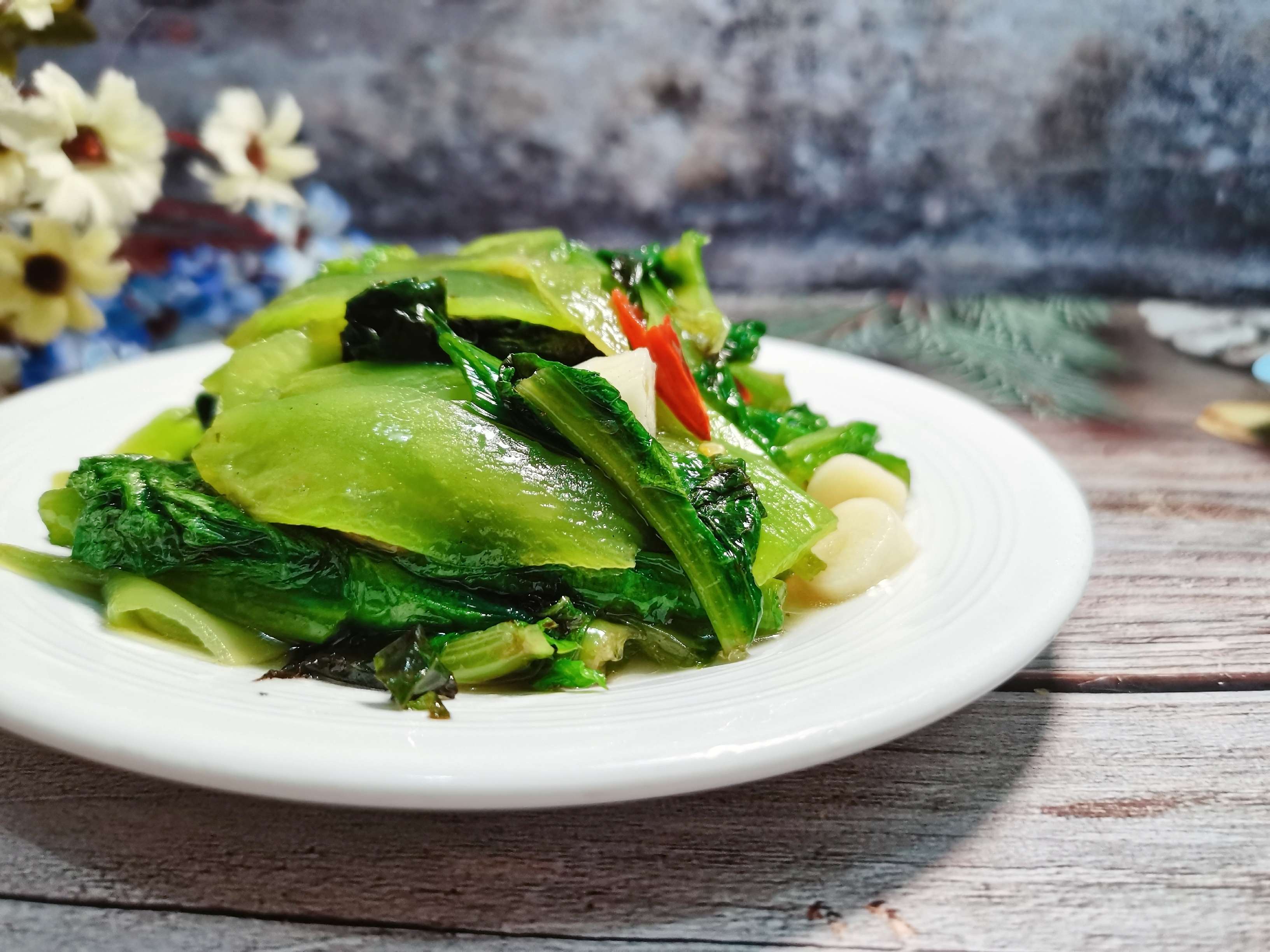 家常菜“清炒萵筍葉”的做法-家常味炒菜譜