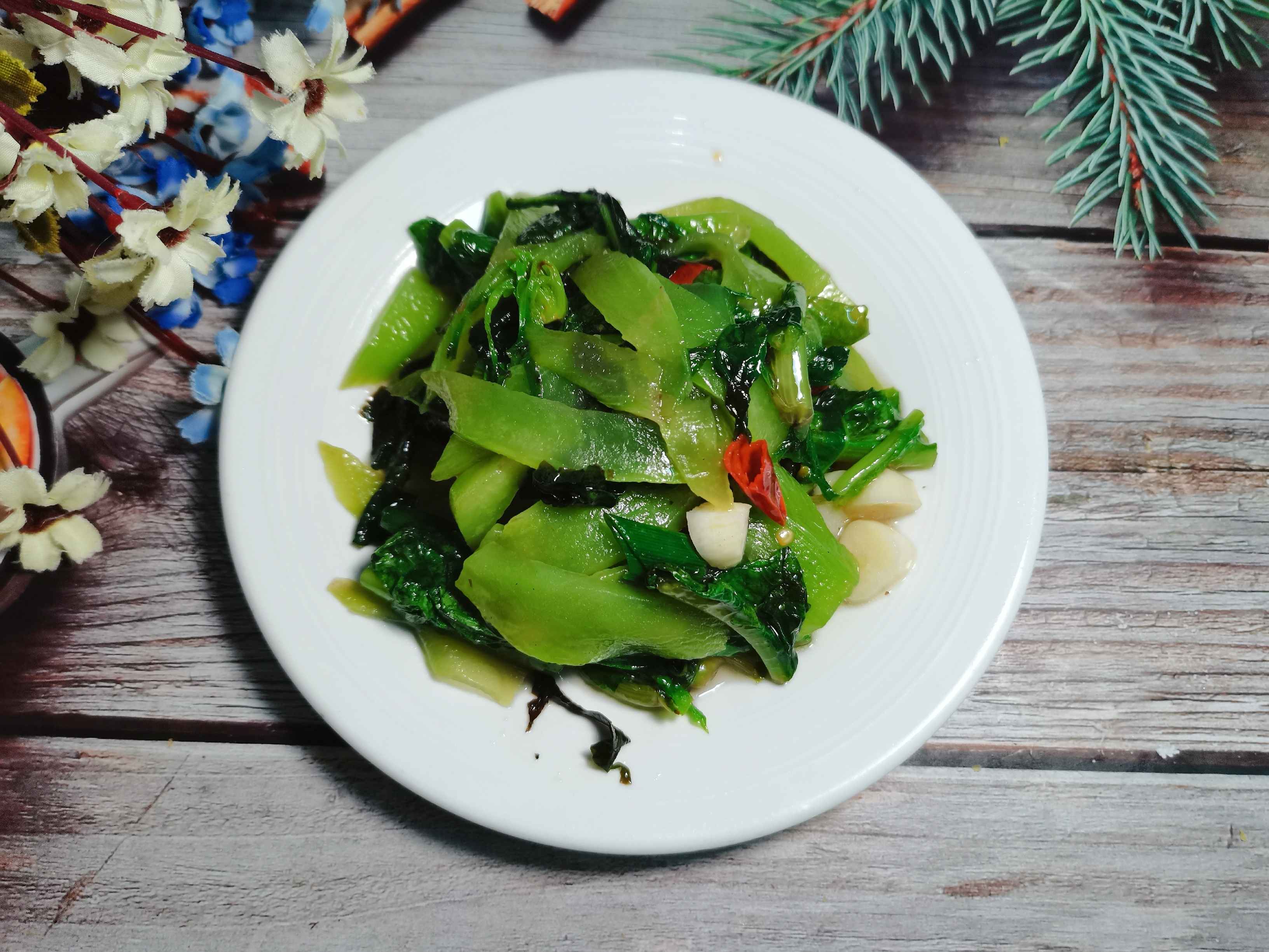 家常菜“清炒萵筍葉”的做法-家常味炒菜譜