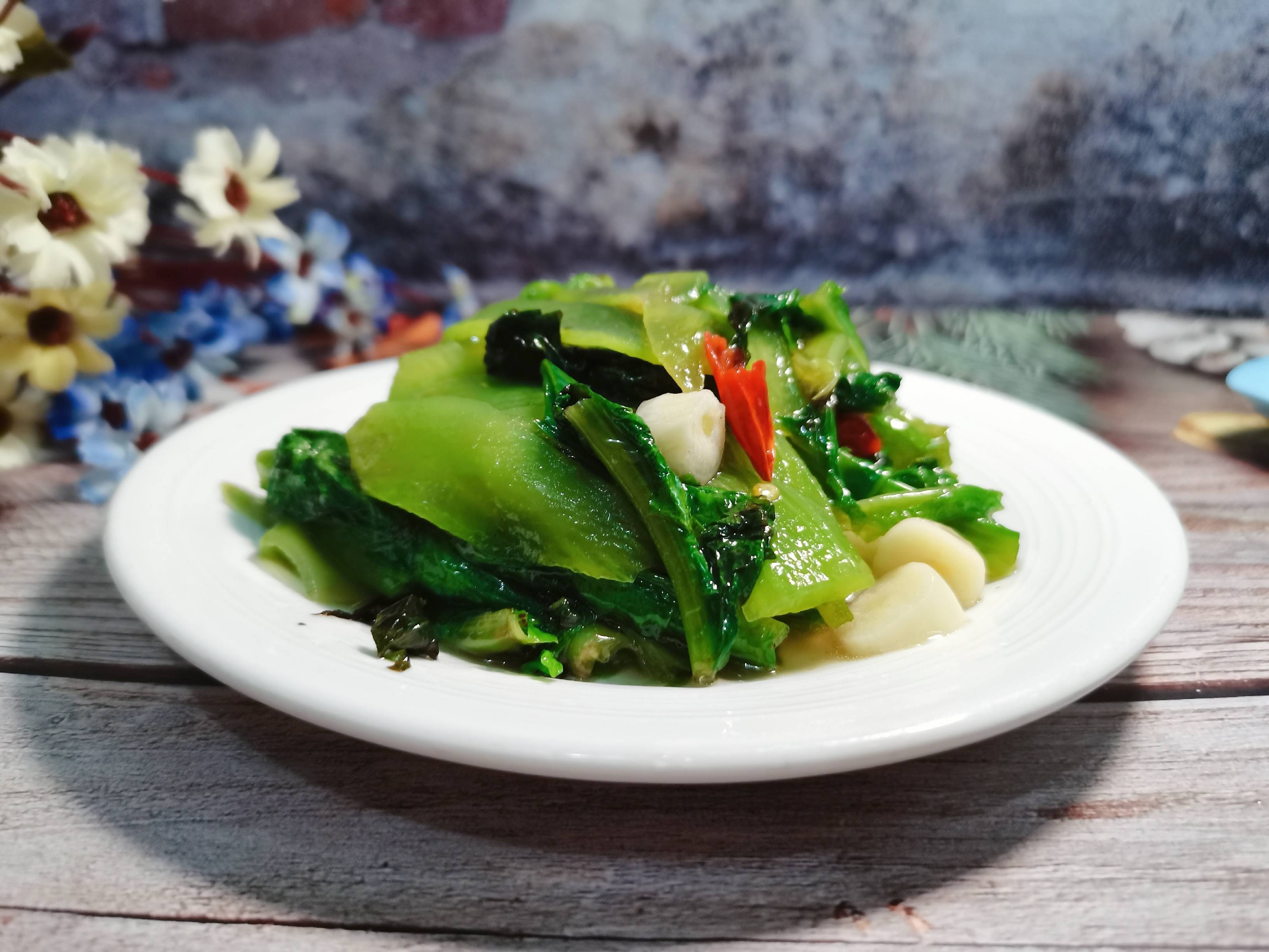 家常菜“清炒萵筍葉”的做法-家常味炒菜譜