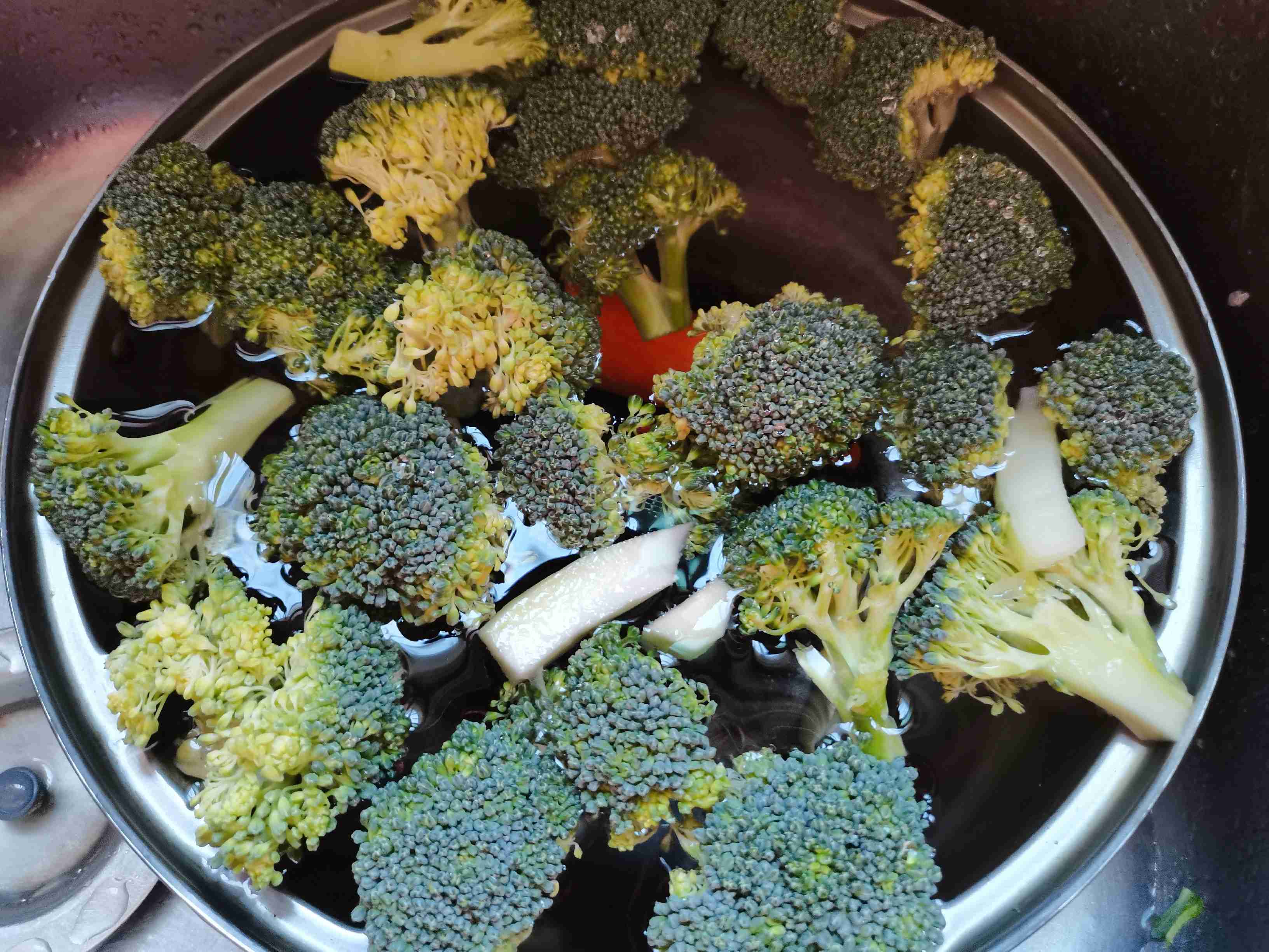 蒜蓉西蘭花的做法-家常味炒菜譜